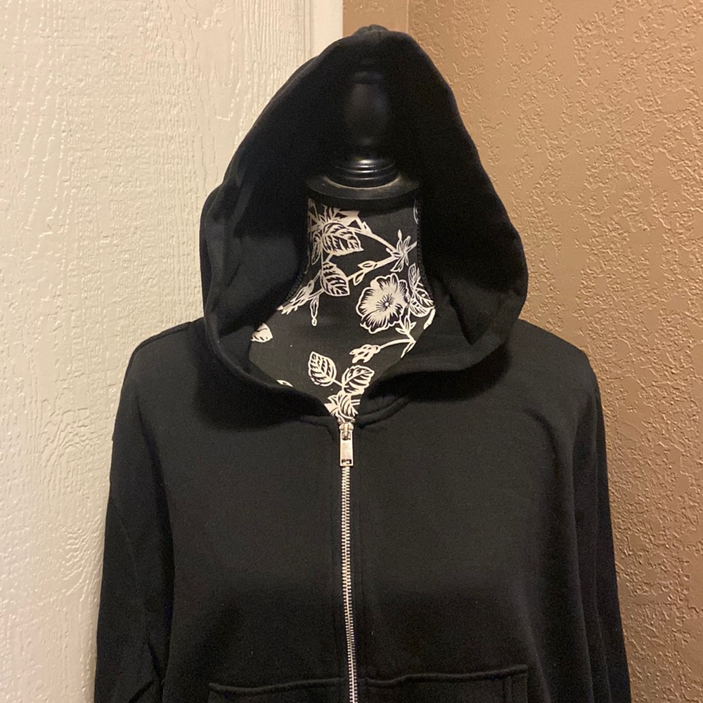 NWOT H&M Divided cropped hoodie